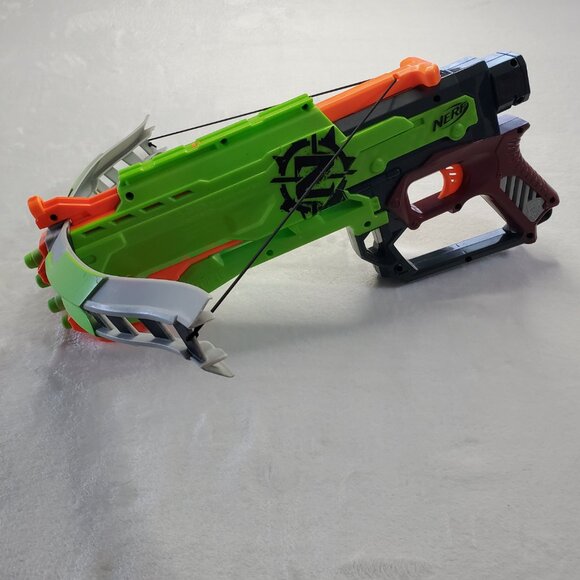 NERF Zombie Crossfire Crossbow Blaster Gun w/4 Darts - Picture 2 of 7